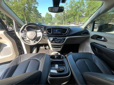 2018 Chrysler Pacifica Touring L   - Photo 8 - Siloam Springs, AR 72761