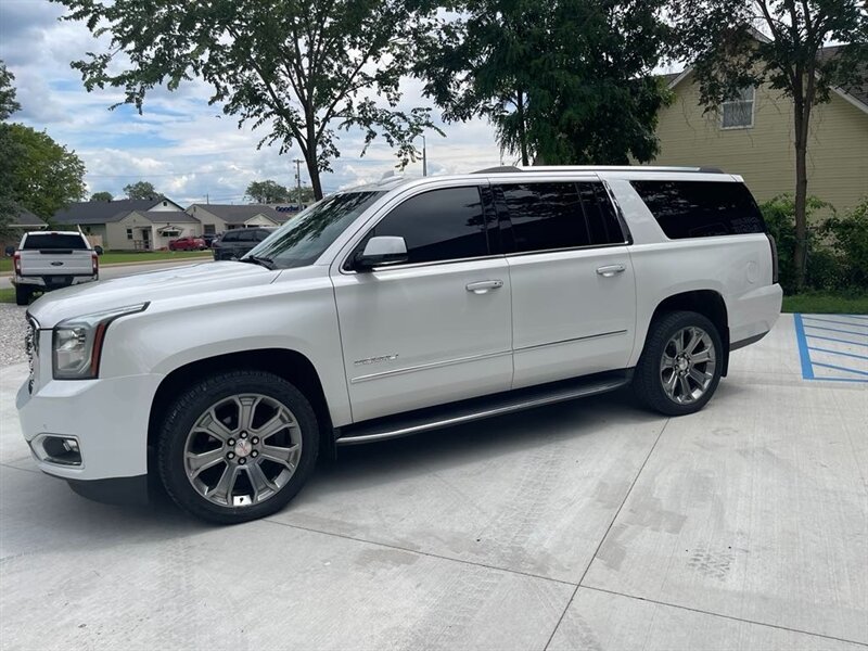 2020 GMC Yukon XL Denali - Photo 1 - Siloam Springs, AR 72761