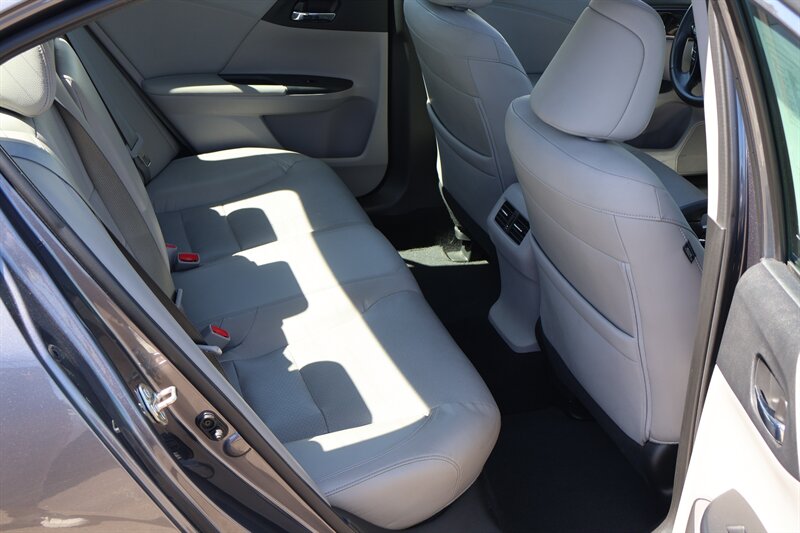 2017 Honda Accord EX-L - Photo 16 - Arleta, CA 91331