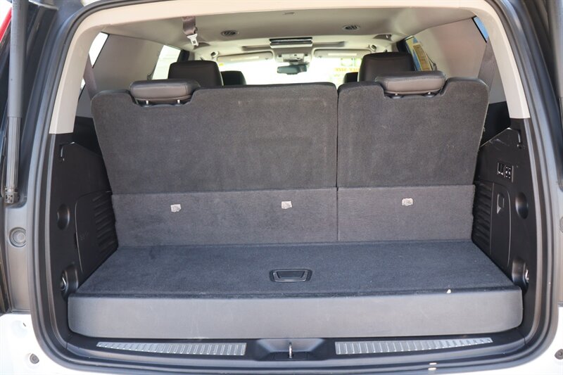 2016 Cadillac Escalade Luxury Collection - Photo 7 - Arleta, CA 91331