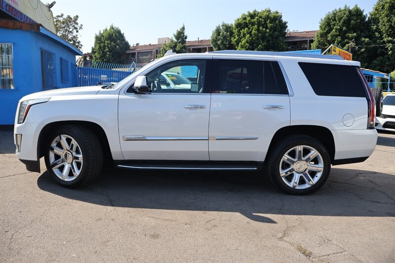 2016 Cadillac Escalade Luxury Collection - Photo 5 - Arleta, CA 91331