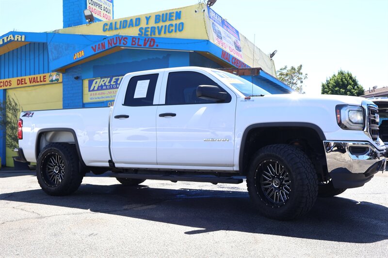 2017 GMC Sierra 1500 Z71 - Photo 7 - Arleta, CA 91331