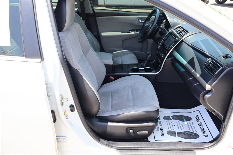 2017 Toyota Camry XSE - Photo 20