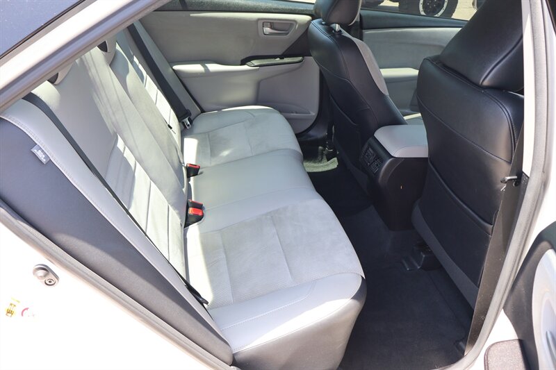 2017 Toyota Camry XSE - Photo 19