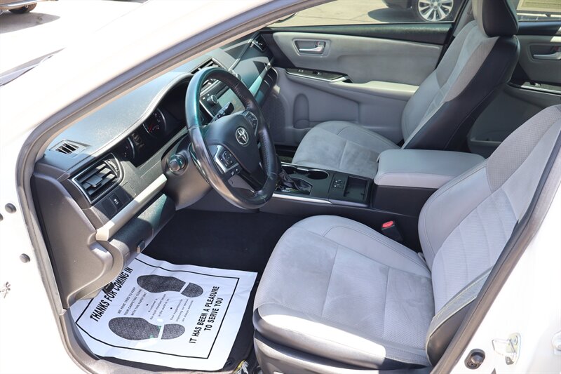 2017 Toyota Camry XSE - Photo 13