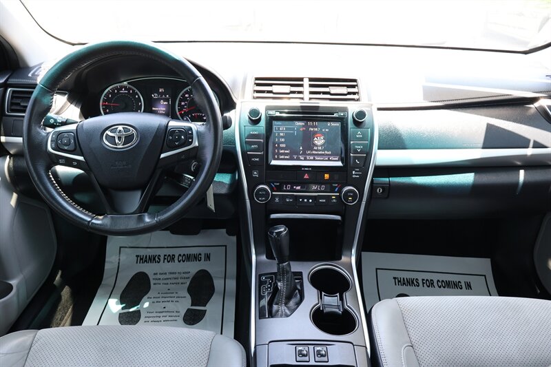 2017 Toyota Camry XSE - Photo 9