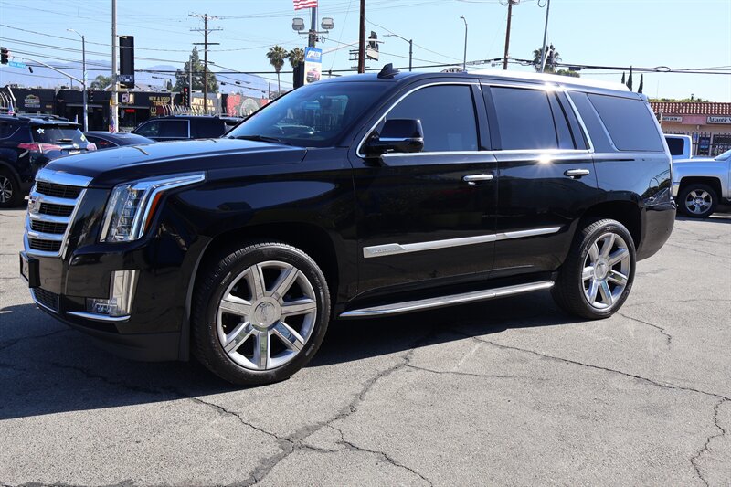 2019 Cadillac Escalade Luxury   - Photo 1 - Arleta, CA 91331