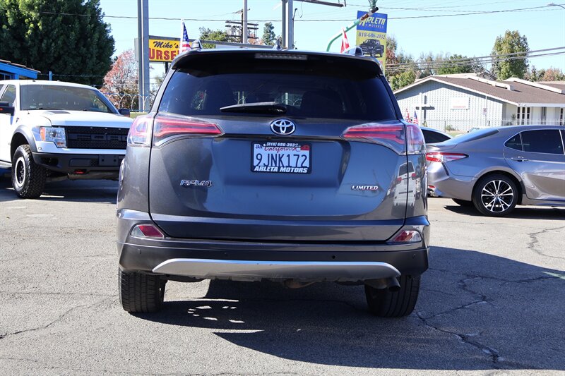 2018 Toyota RAV4 Limited - Photo 4 - Arleta, CA 91331