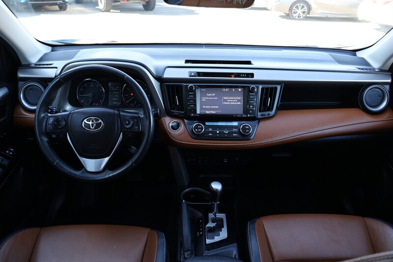 2018 Toyota RAV4 Limited - Photo 9 - Arleta, CA 91331