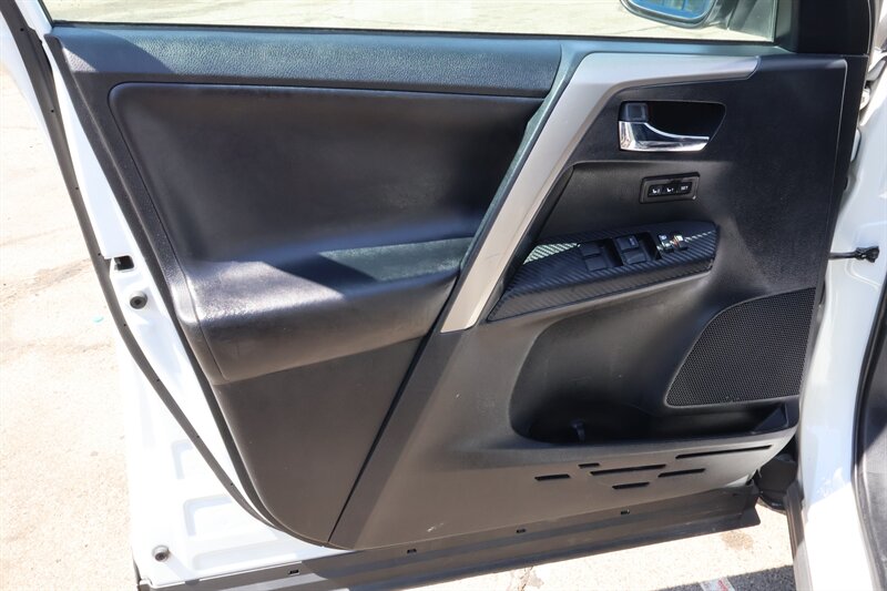 2014 Toyota RAV4 Limited - Photo 14 - Arleta, CA 91331