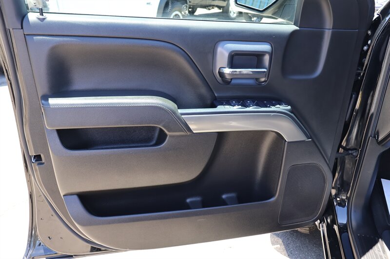 2019 Chevrolet Silverado 1500 LD LT - Photo 12 - Arleta, CA 91331