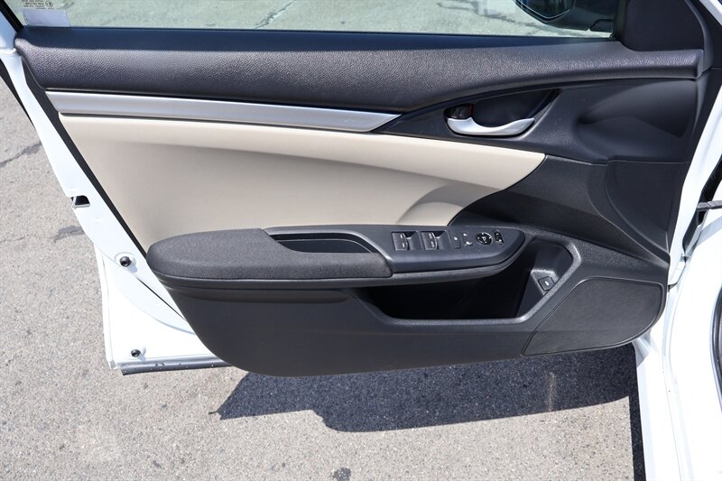 2016 Honda Civic LX - Photo 12 - Arleta, CA 91331