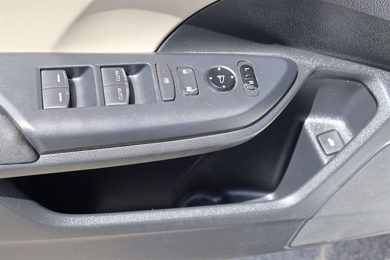 2016 Honda Civic LX - Photo 13 - Arleta, CA 91331