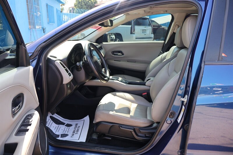 2017 Honda HR-V EX-L w/Navi - Photo 7 - Arleta, CA 91331