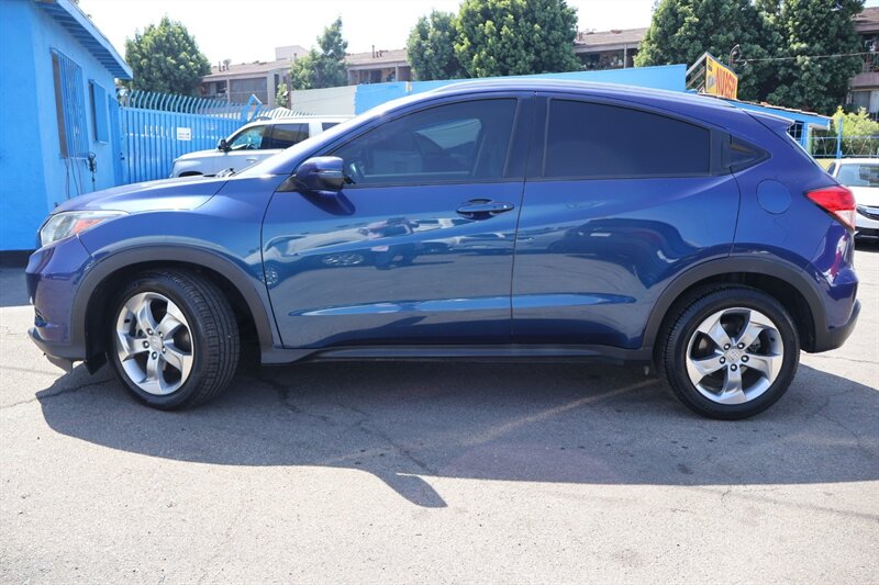 2017 Honda HR-V EX-L w/Navi - Photo 2 - Arleta, CA 91331