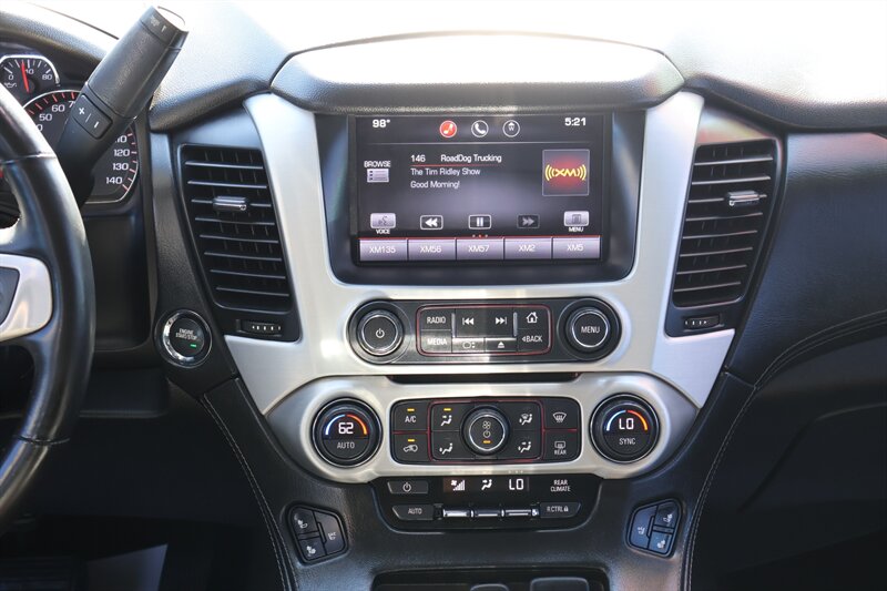 2015 GMC Yukon XL SLT - Photo 11 - Arleta, CA 91331