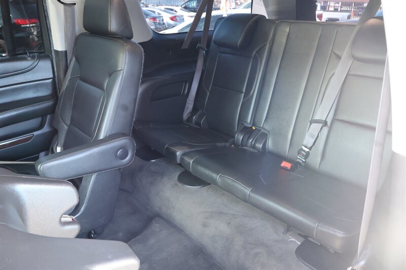 2015 GMC Yukon XL SLT - Photo 17 - Arleta, CA 91331