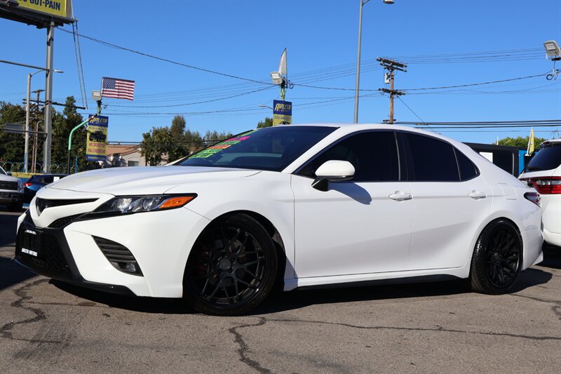 2018 Toyota Camry SE - Photo 1 - Arleta, CA 91331