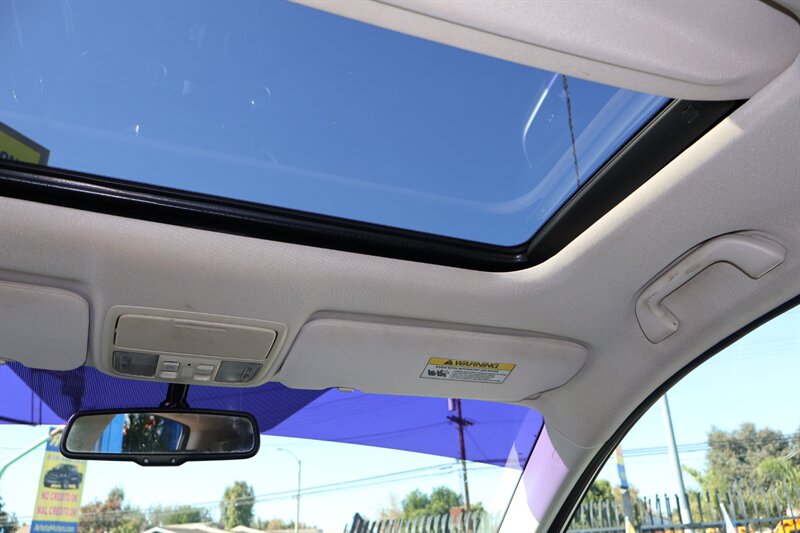 2015 Honda CR-V EX-L w/Navi - Photo 13 - Arleta, CA 91331