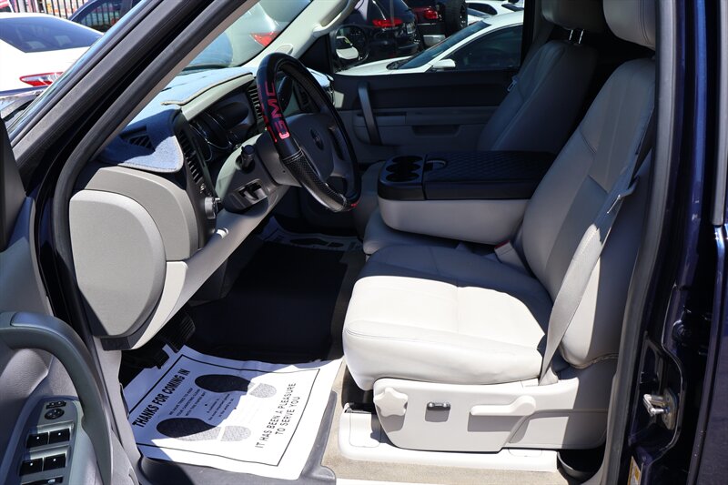 2011 GMC Sierra 1500 SLE - Photo 10 - Arleta, CA 91331