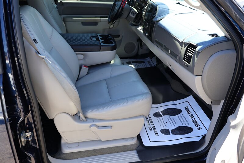 2011 GMC Sierra 1500 SLE - Photo 15 - Arleta, CA 91331