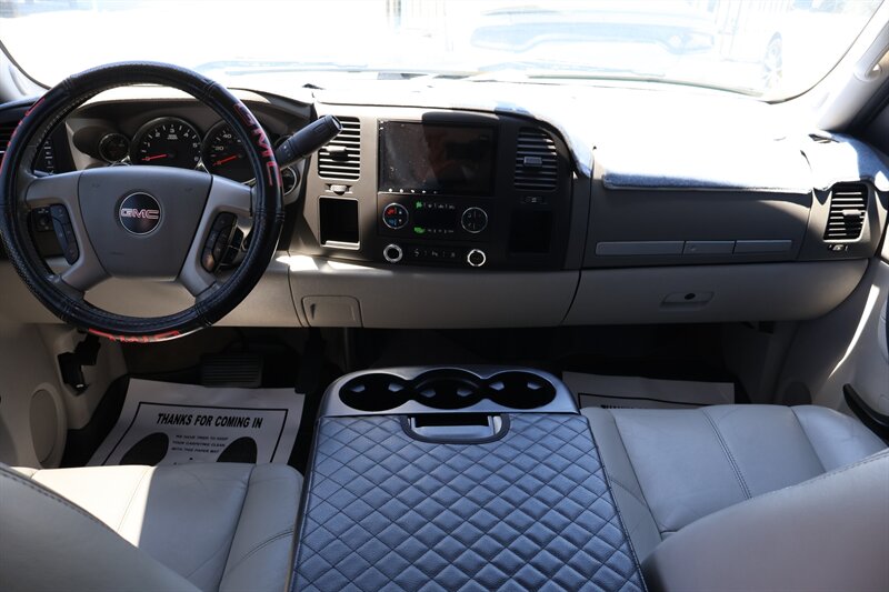 2011 GMC Sierra 1500 SLE - Photo 8 - Arleta, CA 91331