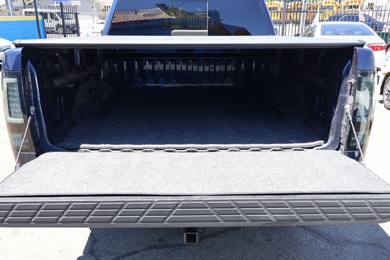 2011 GMC Sierra 1500 SLE - Photo 13 - Arleta, CA 91331