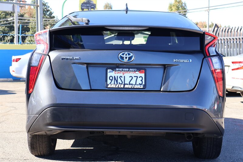 2016 Toyota Prius Four - Photo 5 - Arleta, CA 91331