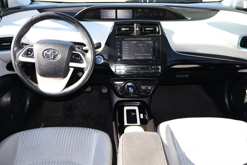 2016 Toyota Prius Four - Photo 8 - Arleta, CA 91331