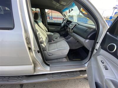 2005 Toyota Tacoma PreRunner V6   - Photo 11 - Arleta, CA 91331