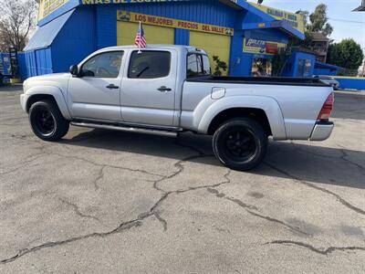 2005 Toyota Tacoma PreRunner V6   - Photo 2 - Arleta, CA 91331