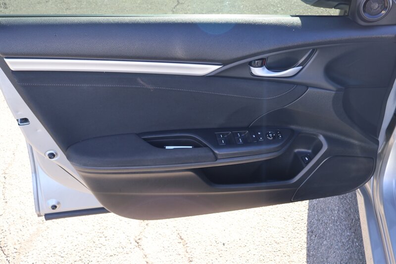 2017 Honda Civic EX-T - Photo 11 - Arleta, CA 91331