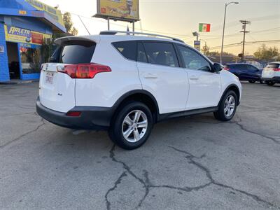 2013 Toyota RAV4 XLE   - Photo 5 - Arleta, CA 91331