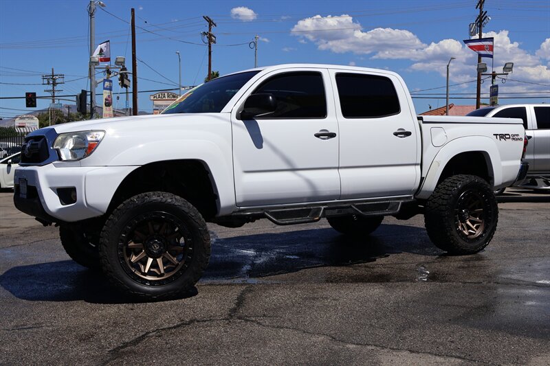 2014 Toyota Tacoma V6   - Photo 1 - Arleta, CA 91331