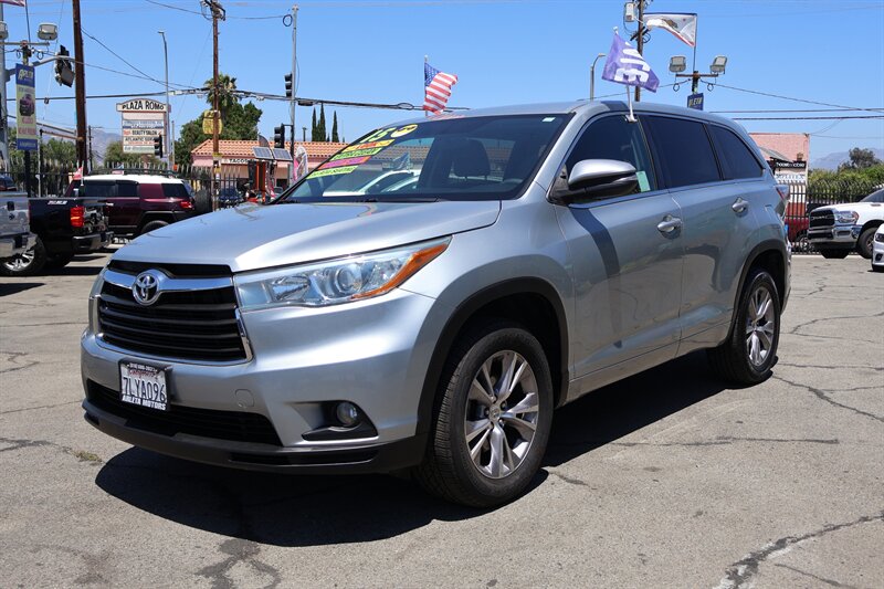 2015 Toyota Highlander LE   - Photo 1 - Arleta, CA 91331