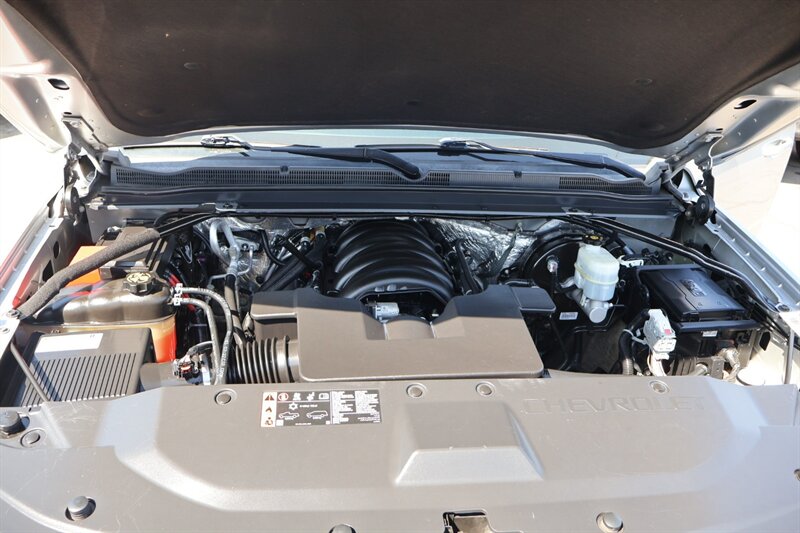 2017 Chevrolet Tahoe LS - Photo 12 - Arleta, CA 91331