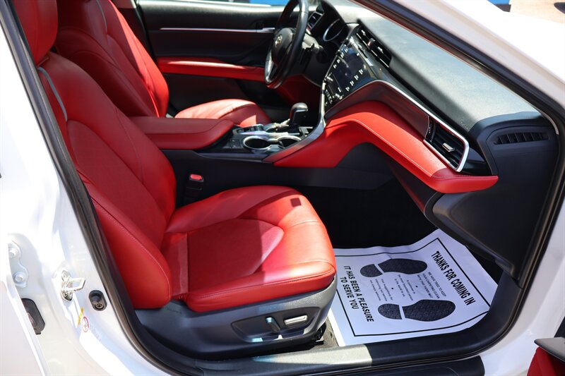 2018 Toyota Camry XSE - Photo 18 - Arleta, CA 91331