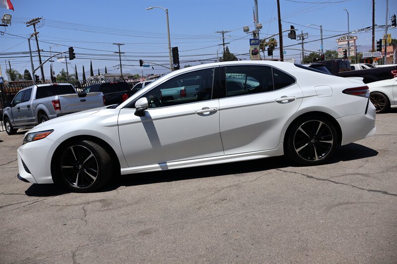 2018 Toyota Camry XSE - Photo 2 - Arleta, CA 91331