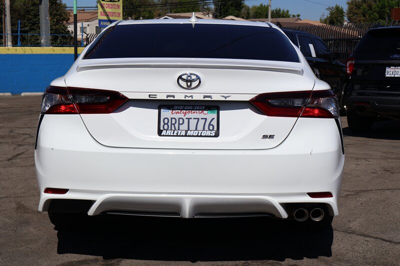 2021 Toyota Camry SE - Photo 4 - Arleta, CA 91331
