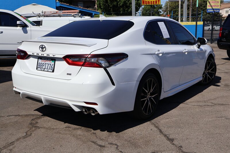 2021 Toyota Camry SE - Photo 5 - Arleta, CA 91331