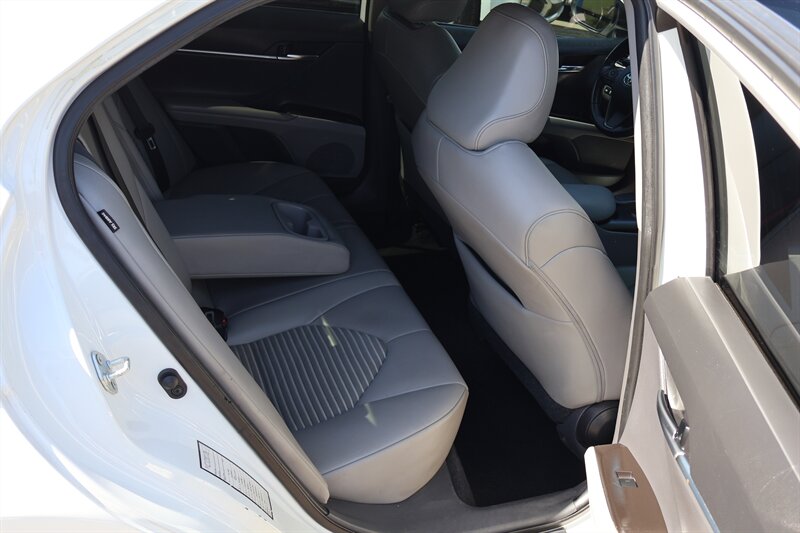 2021 Toyota Camry SE - Photo 14 - Arleta, CA 91331