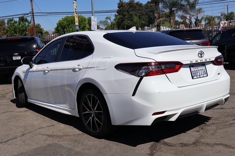 2021 Toyota Camry SE - Photo 3 - Arleta, CA 91331