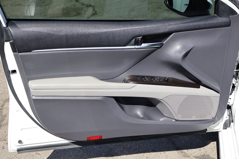 2021 Toyota Camry SE - Photo 11 - Arleta, CA 91331
