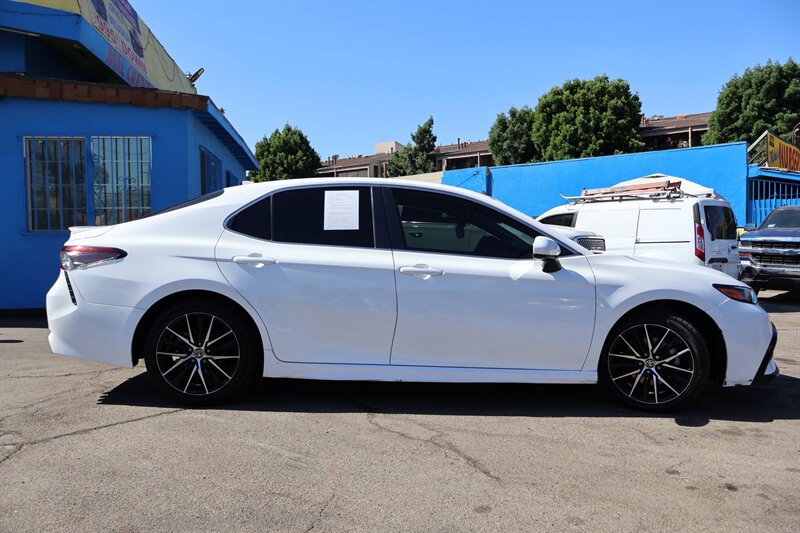 2021 Toyota Camry SE - Photo 6 - Arleta, CA 91331