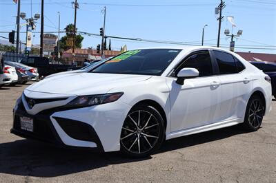 2021 Toyota Camry SE Sedan
