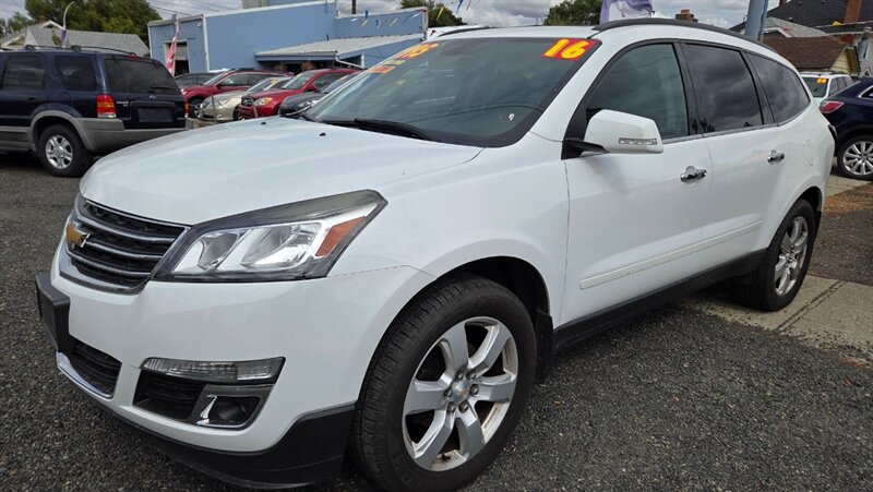 2016 Chevrolet Traverse LT   - Photo 1 - Spokane, WA 99207