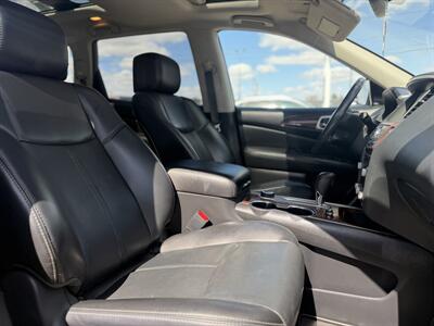 2017 Nissan Pathfinder Platinum *ONE OWNER, NO ACCIDENTS*   - Photo 16 - Edmonton, AB T5S 1R1
