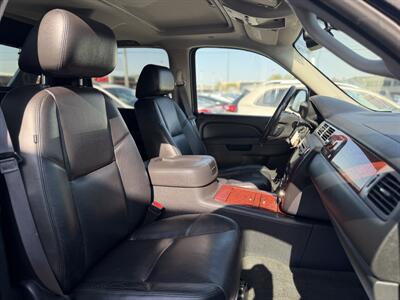 2013 Chevrolet Avalanche LTZ Black Diamond   - Photo 11 - Edmonton, AB T5S 1R1