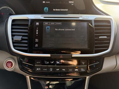 2017 Honda Accord Touring   - Photo 16 - Edmonton, AB T5S 1R1