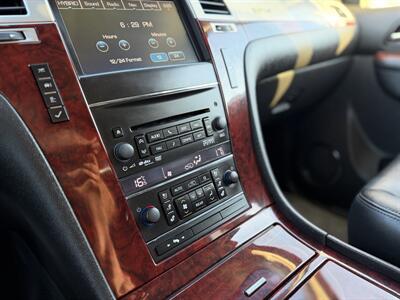 2012 Cadillac Escalade Hybrid - Photo 18 - Edmonton, AB T5S 1R1